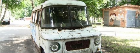 У Києві дозволили забирати з вулиць покинуті автомобілі