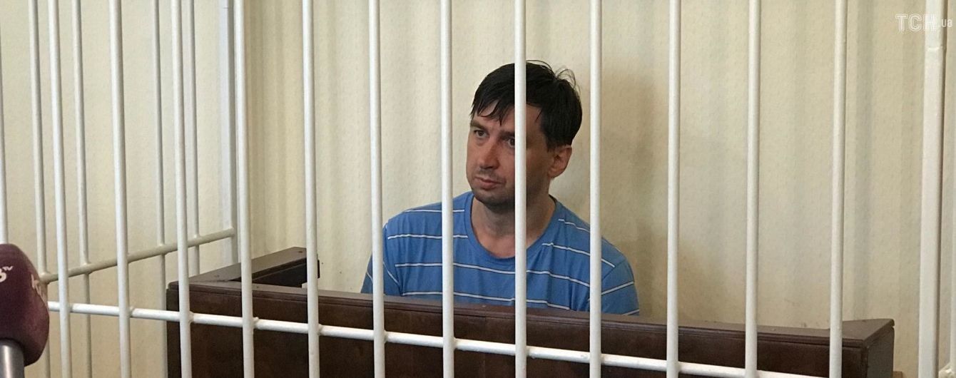 Мільйон гривень за кожну дитину: власник покинутої "Волги" в Києві розповів про позови батьків