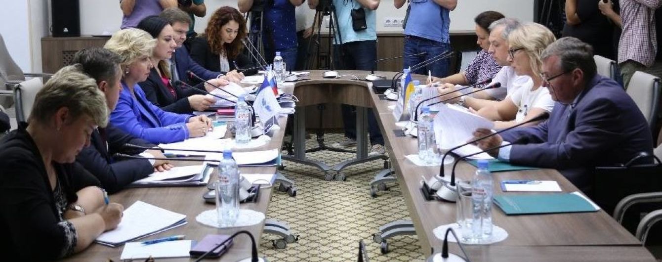 Омбудсмены Украины и России договорились о взаимных визитах к четырем заключенным по выбору