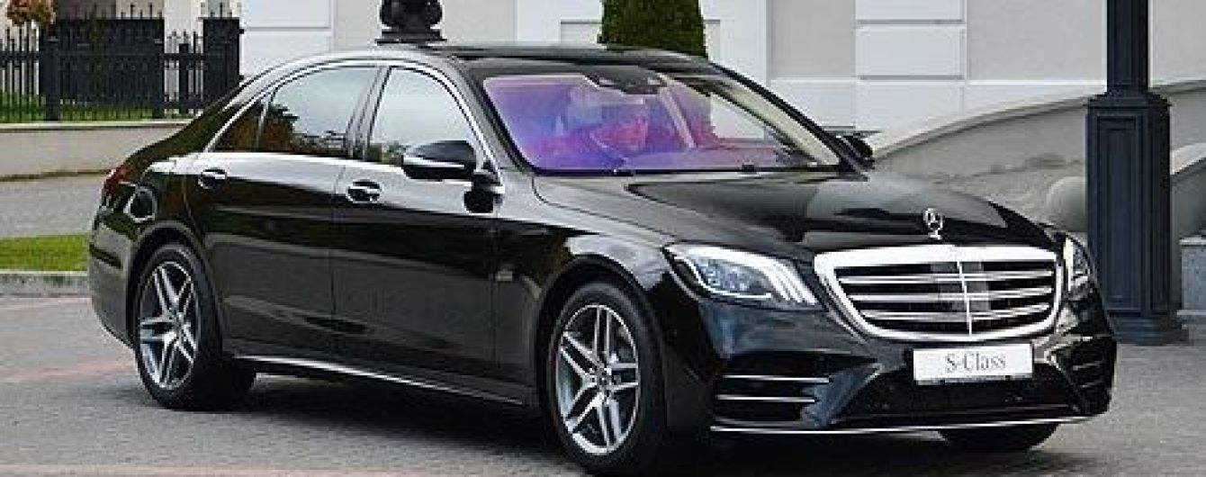 Пару премиальных броневиков Mercedes-Benz купят для администрации Порошенко
