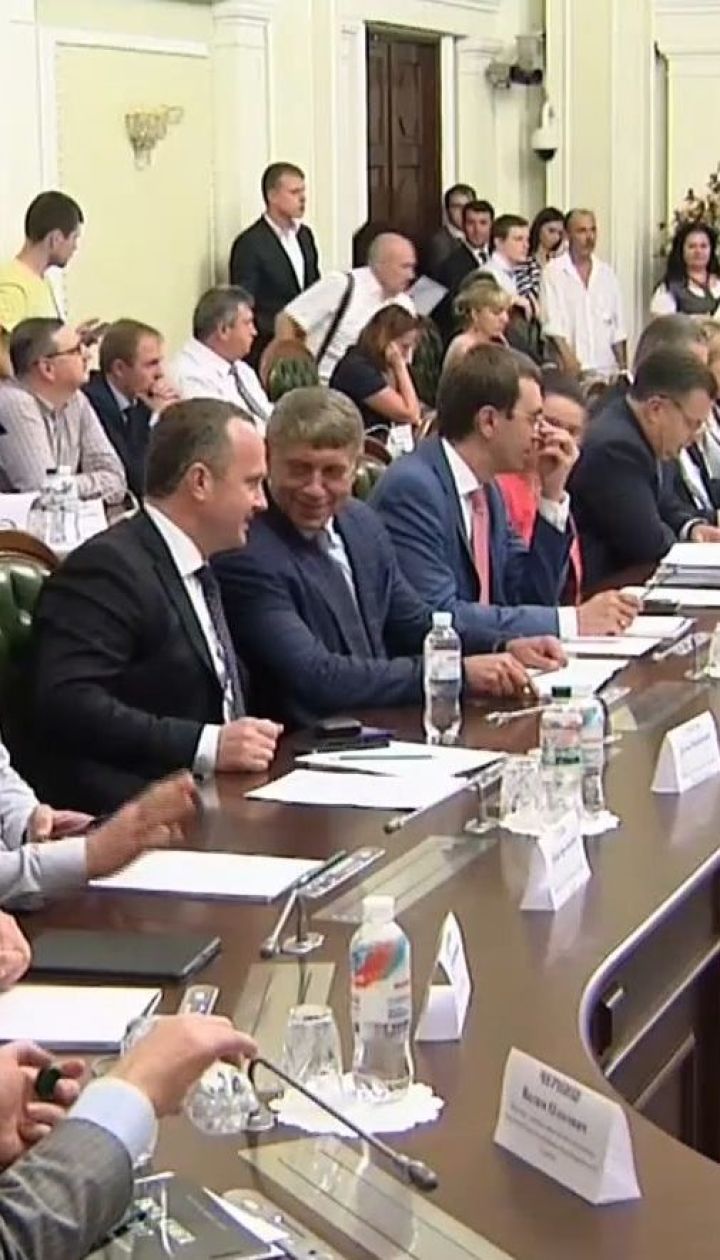 33 миллиарда долларов должна выплатить Украина внешним кредиторам в ближайшие пять лет