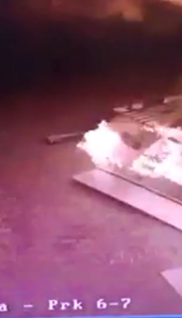 Под Киевом водитель вырвал на АЗС бензоколонку, после чего вспыхнул пожар