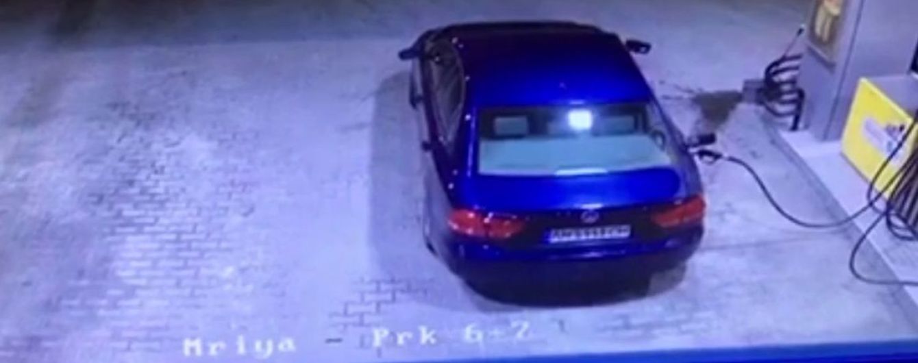 Не вынул пистолет из бензобака, сорвал колонку и скрылся. Обнародовано видео пожара на АЗС