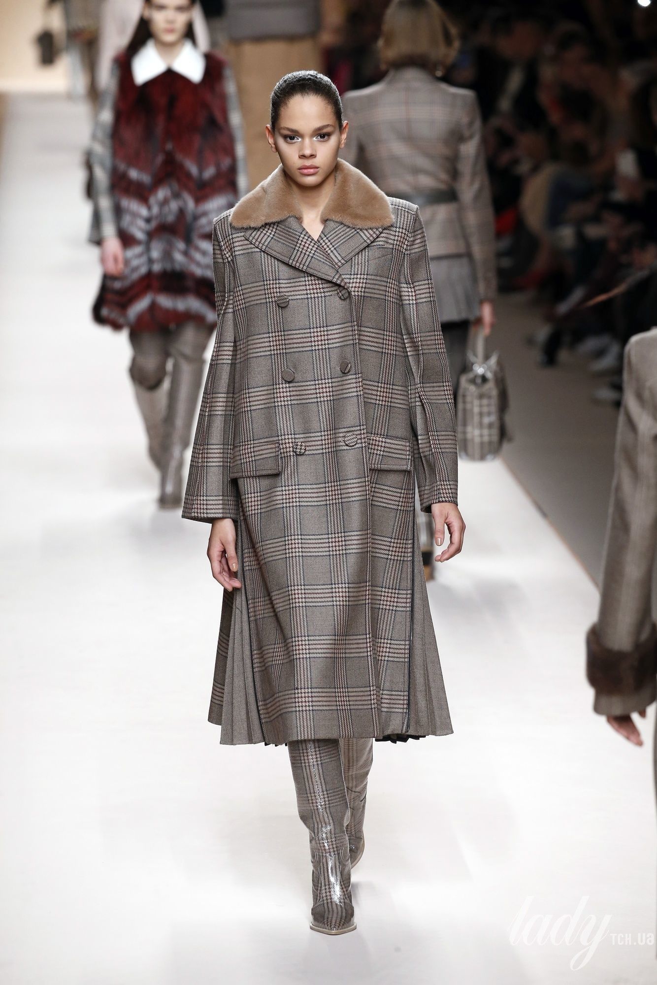 Коллекция Fendi прет-а-порте сезона осень-зима 2018-2019_10