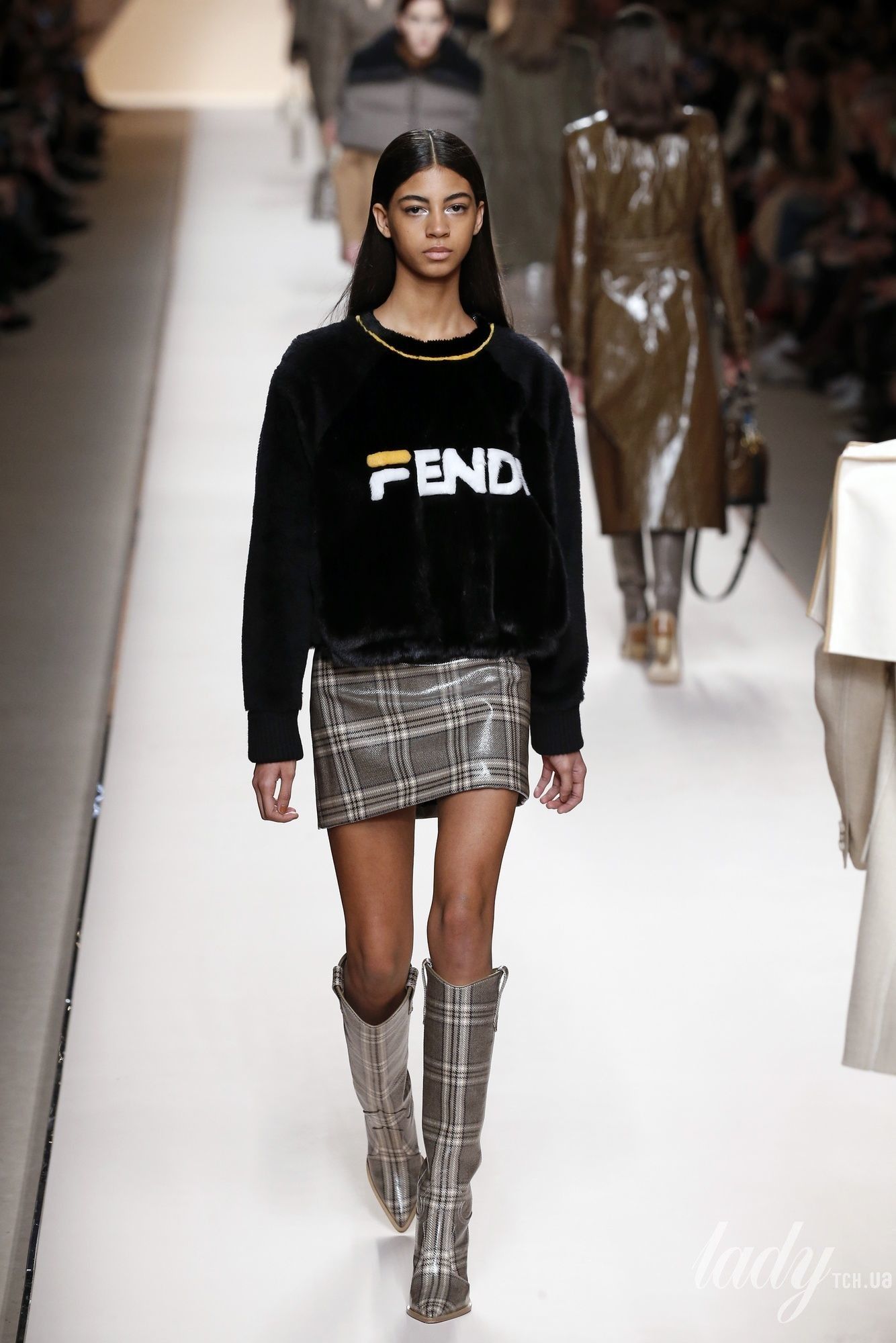 Коллекция Fendi прет-а-порте сезона осень-зима 2018-2019_6