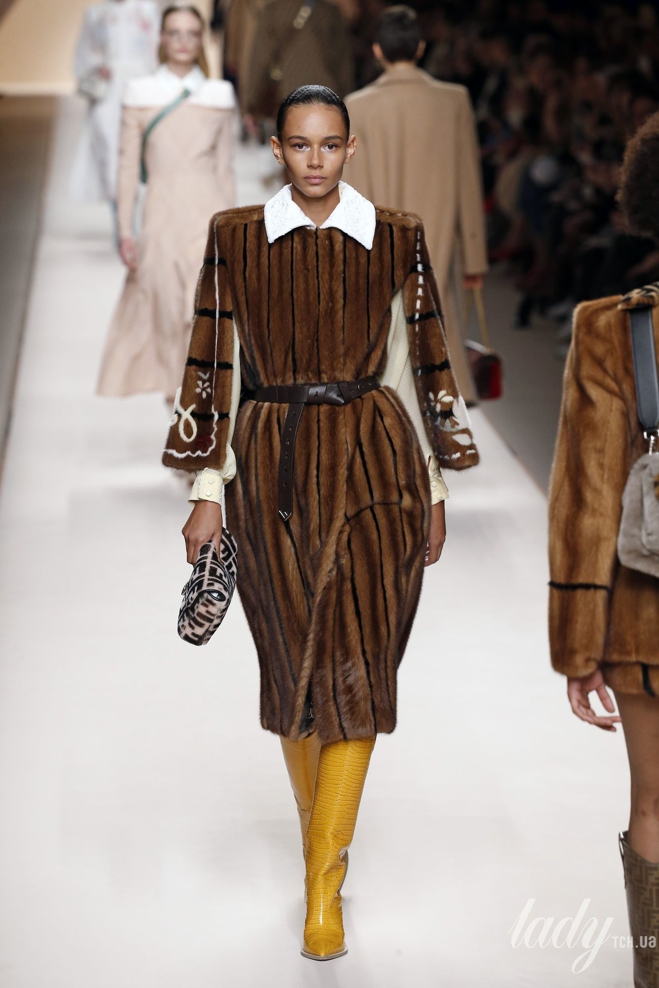 Коллекция Fendi прет-а-порте сезона осень-зима 2018-2019_34