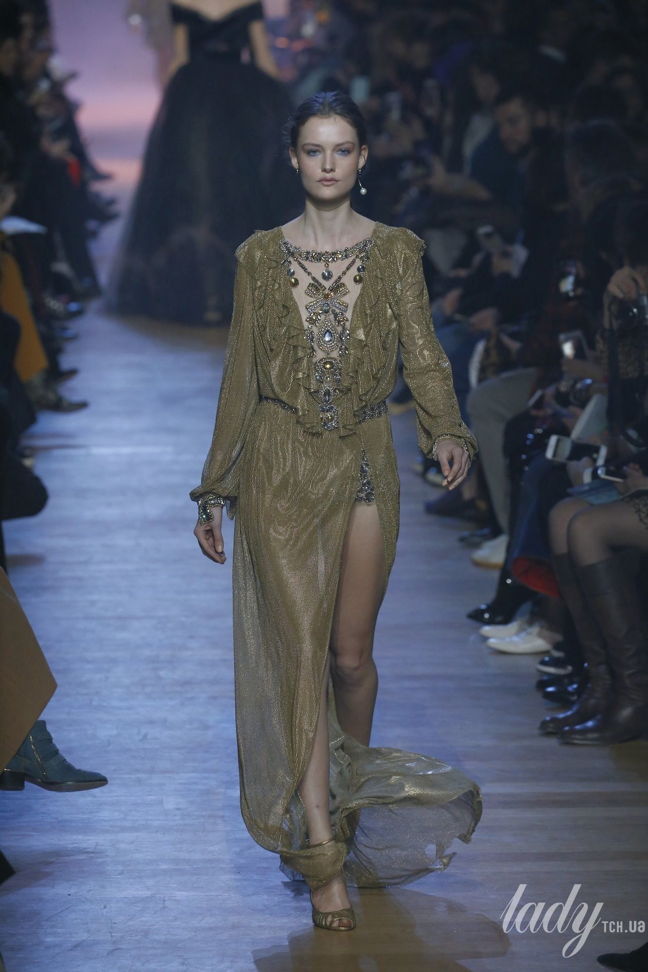 Коллекция Elie Saab прет-а-порте сезона осень-зима 2018-2019_42
