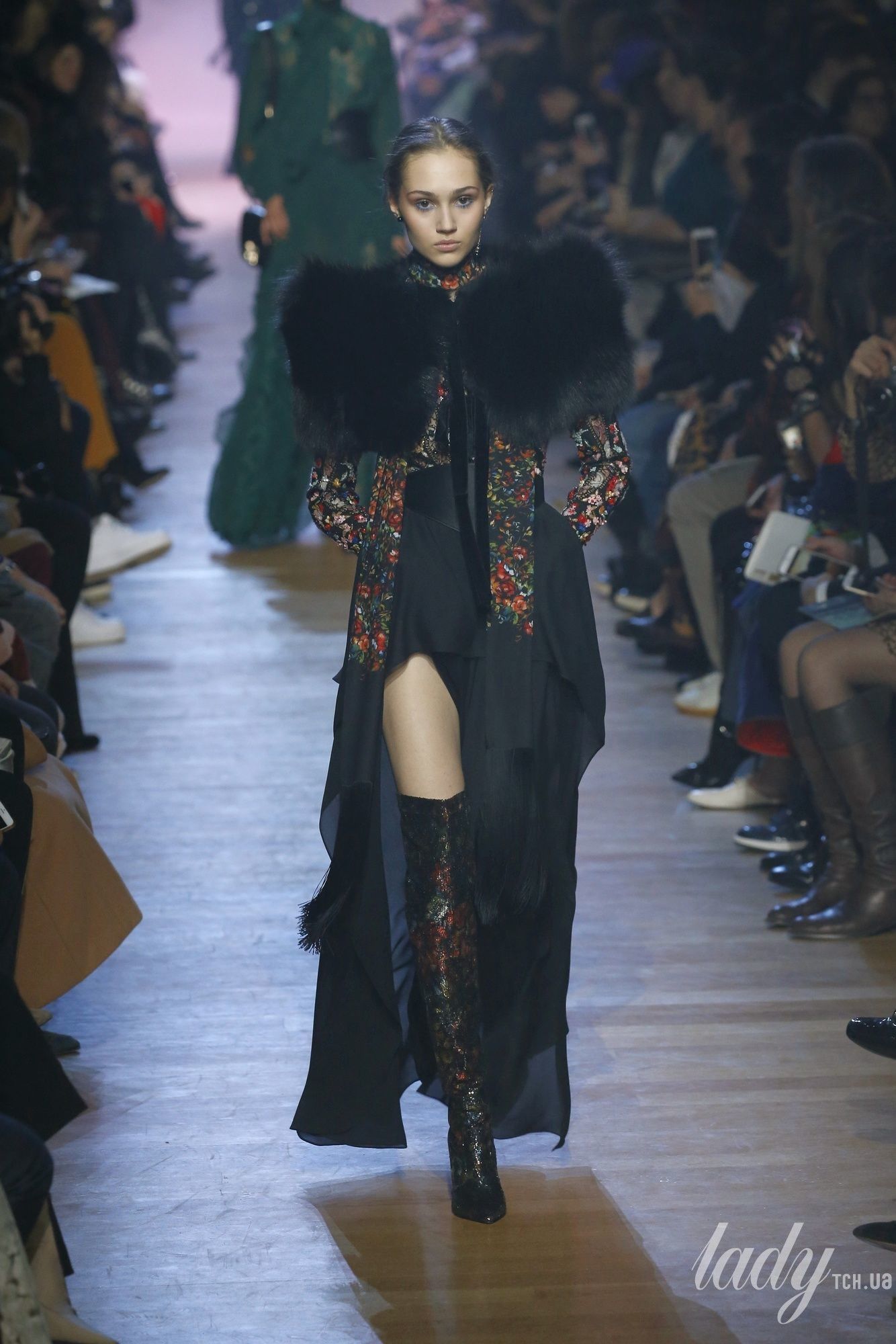 Коллекция Elie Saab прет-а-порте сезона осень-зима 2018-2019_35