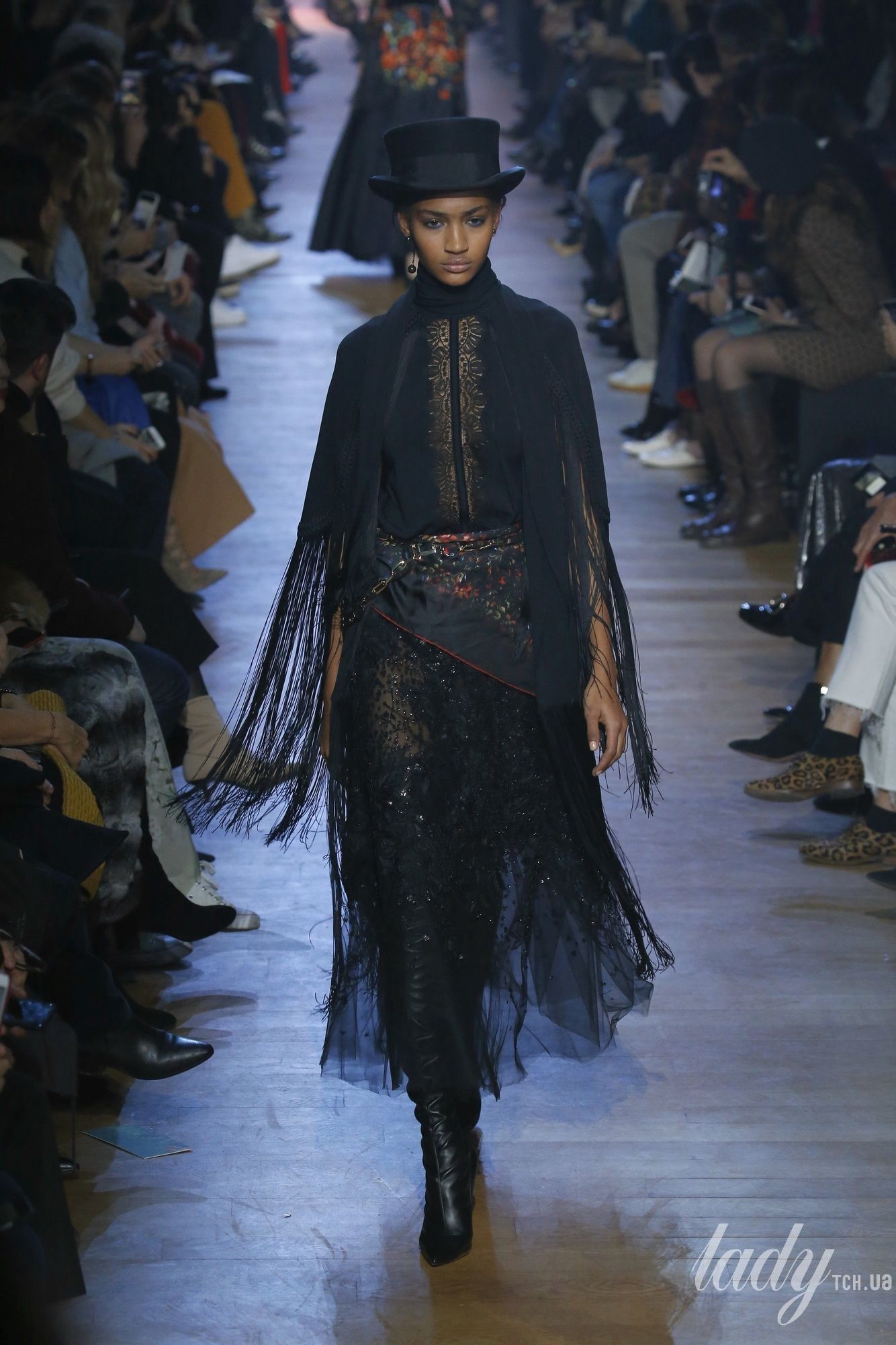 Коллекция Elie Saab прет-а-порте сезона осень-зима 2018-2019_32