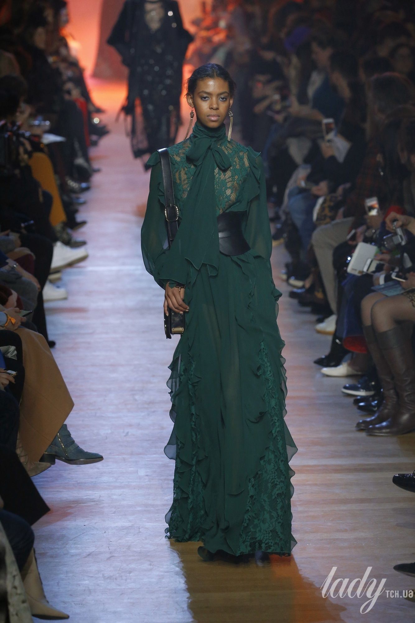 Коллекция Elie Saab прет-а-порте сезона осень-зима 2018-2019_36