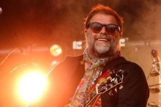 Легендарний Борис Гребенщиков заспівав у Києві на Пейзажній Алеї