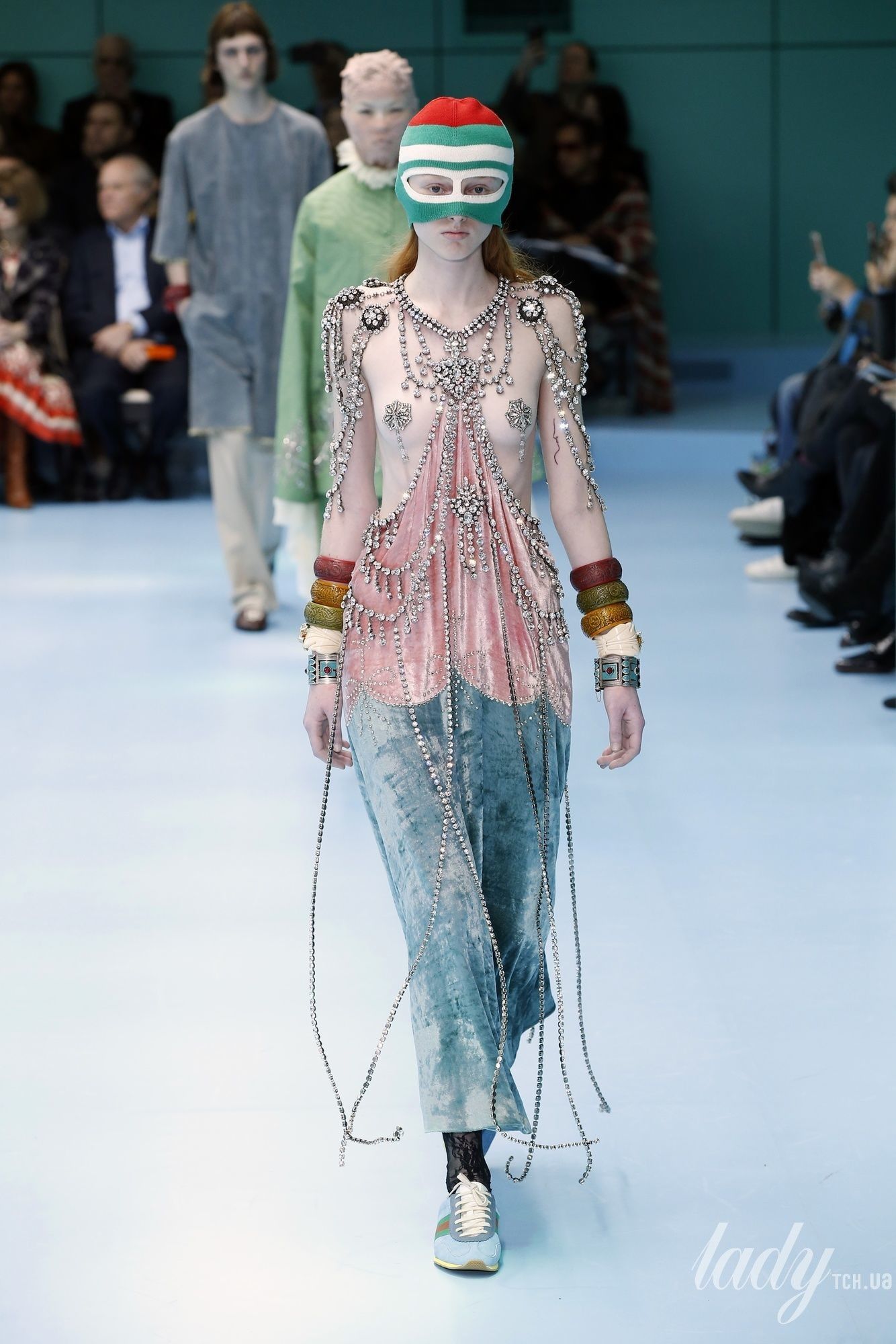 Коллекция Gucci прет-а-порте сезона осень-зима 2018-2019_12