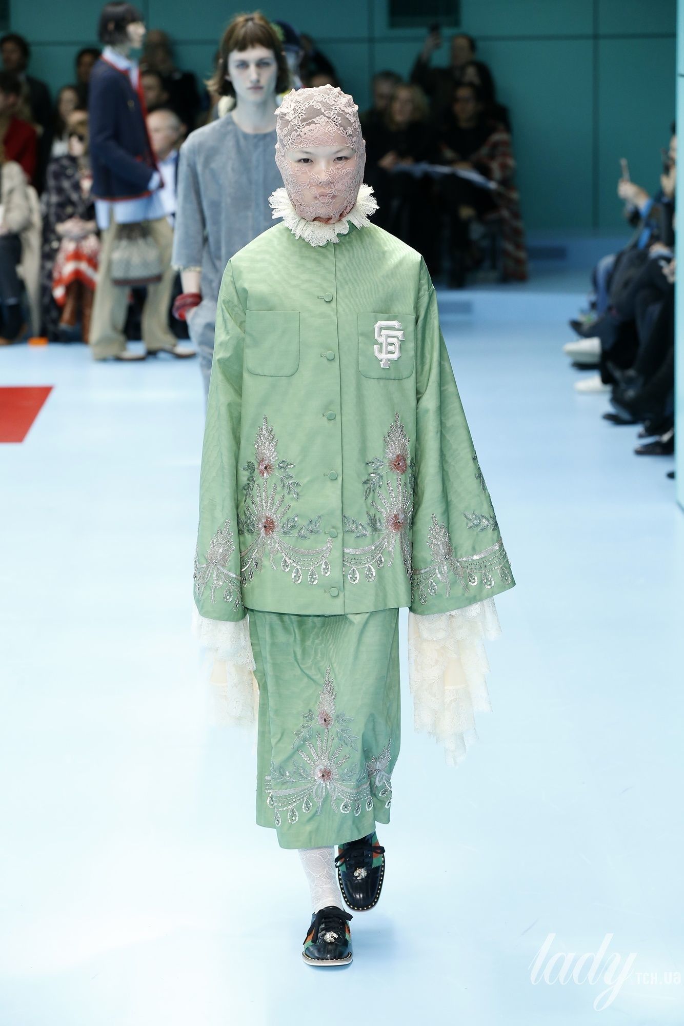 Коллекция Gucci прет-а-порте сезона осень-зима 2018-2019_13