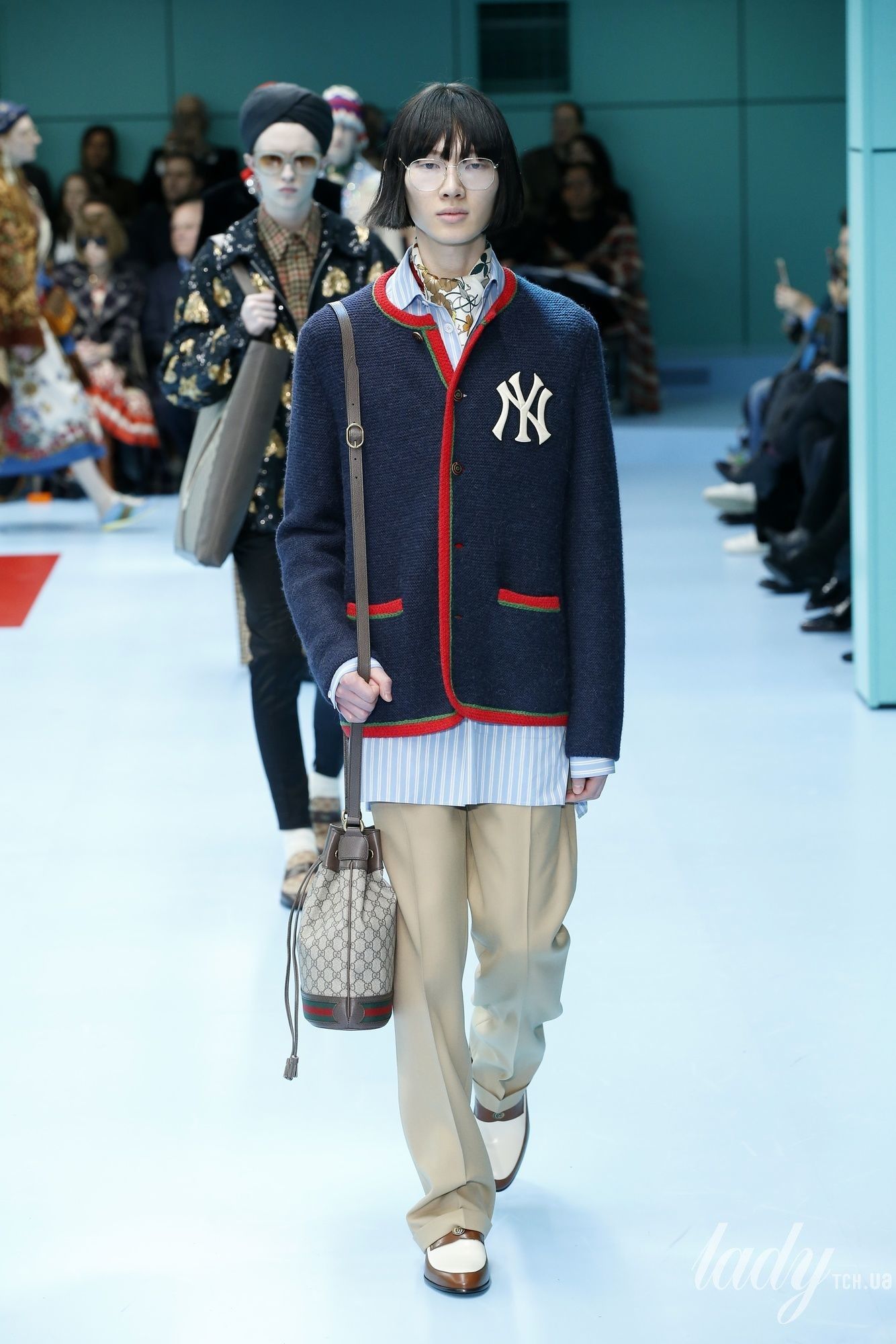 Коллекция Gucci прет-а-порте сезона осень-зима 2018-2019_16