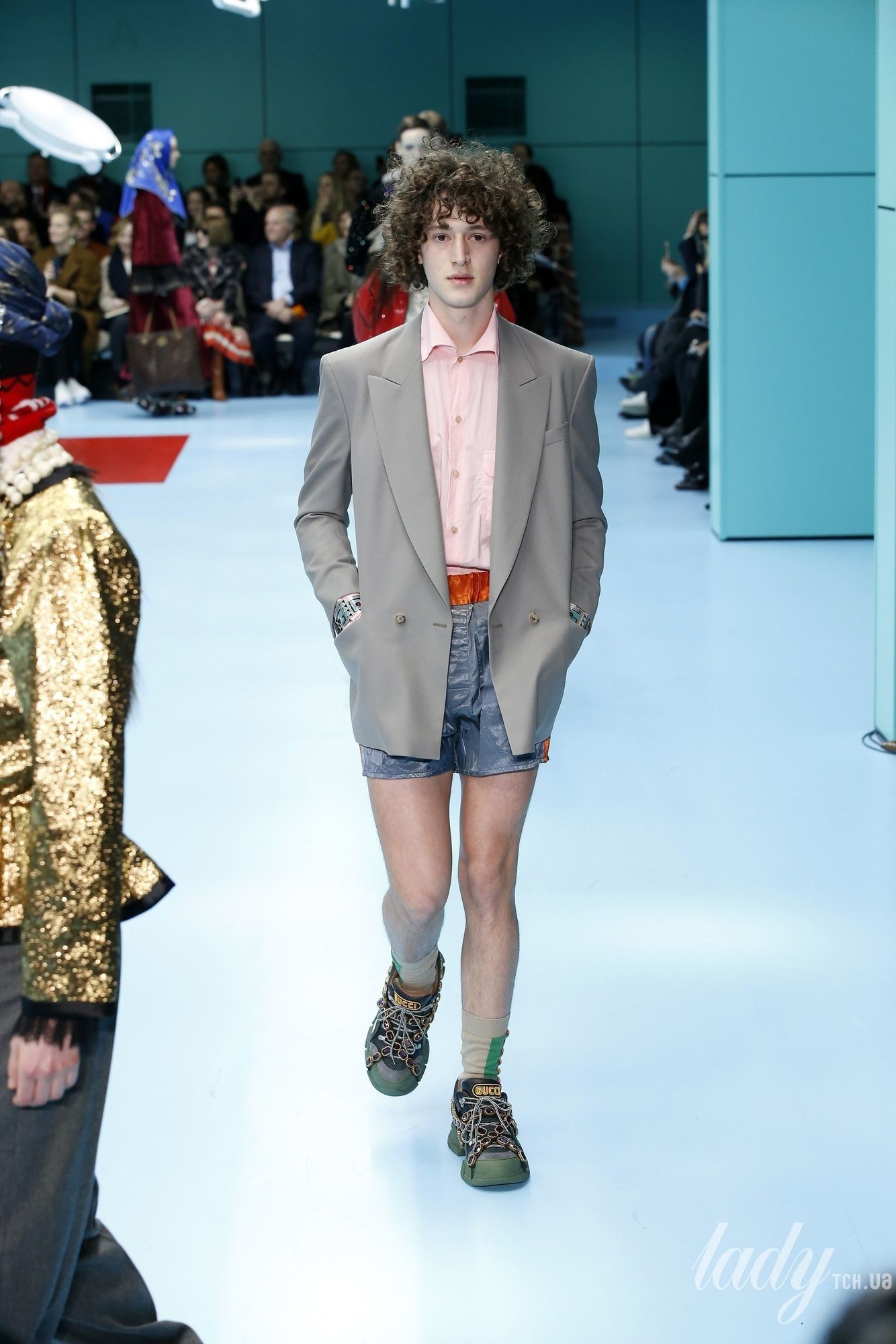 Коллекция Gucci прет-а-порте сезона осень-зима 2018-2019_39