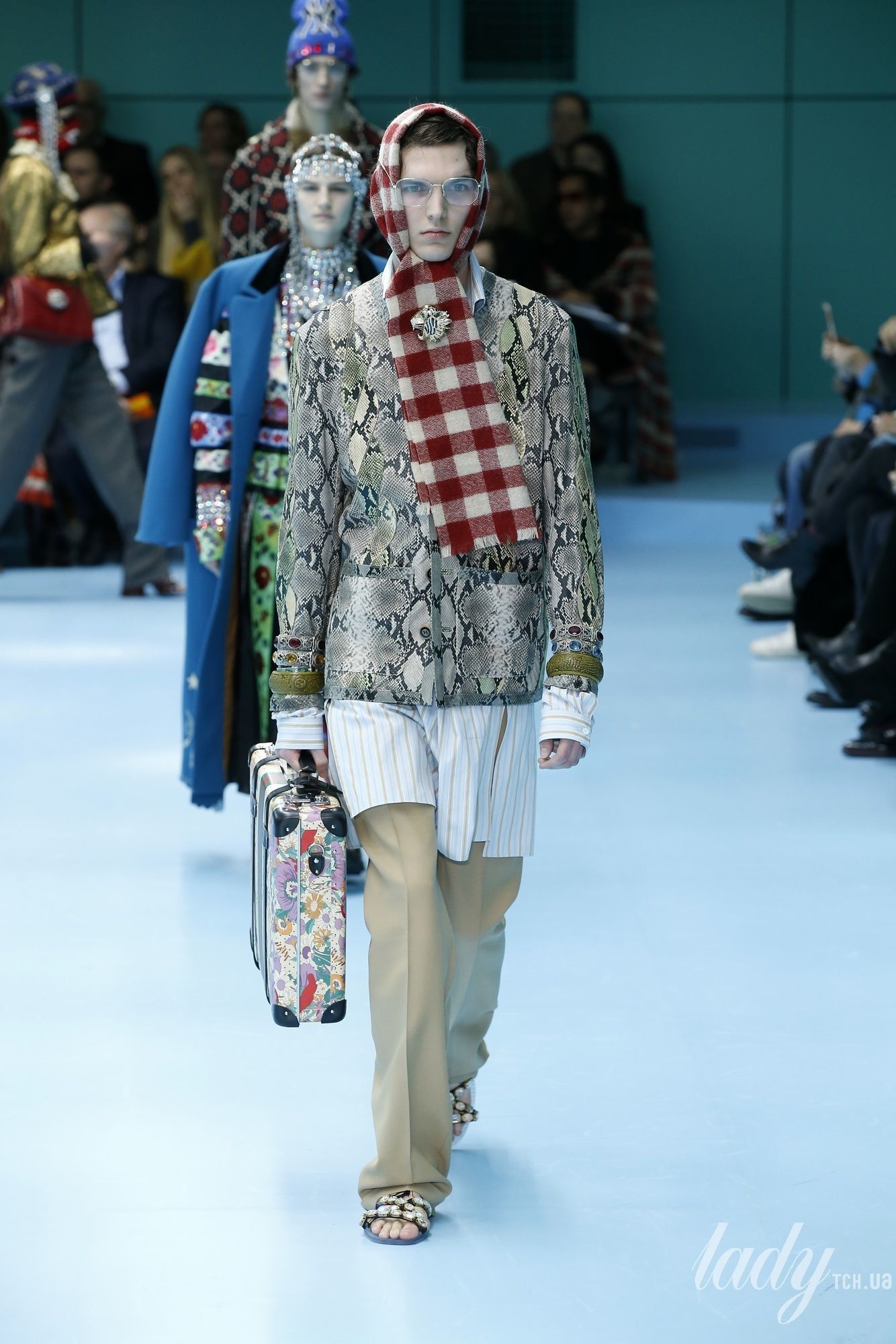 Коллекция Gucci прет-а-порте сезона осень-зима 2018-2019_35