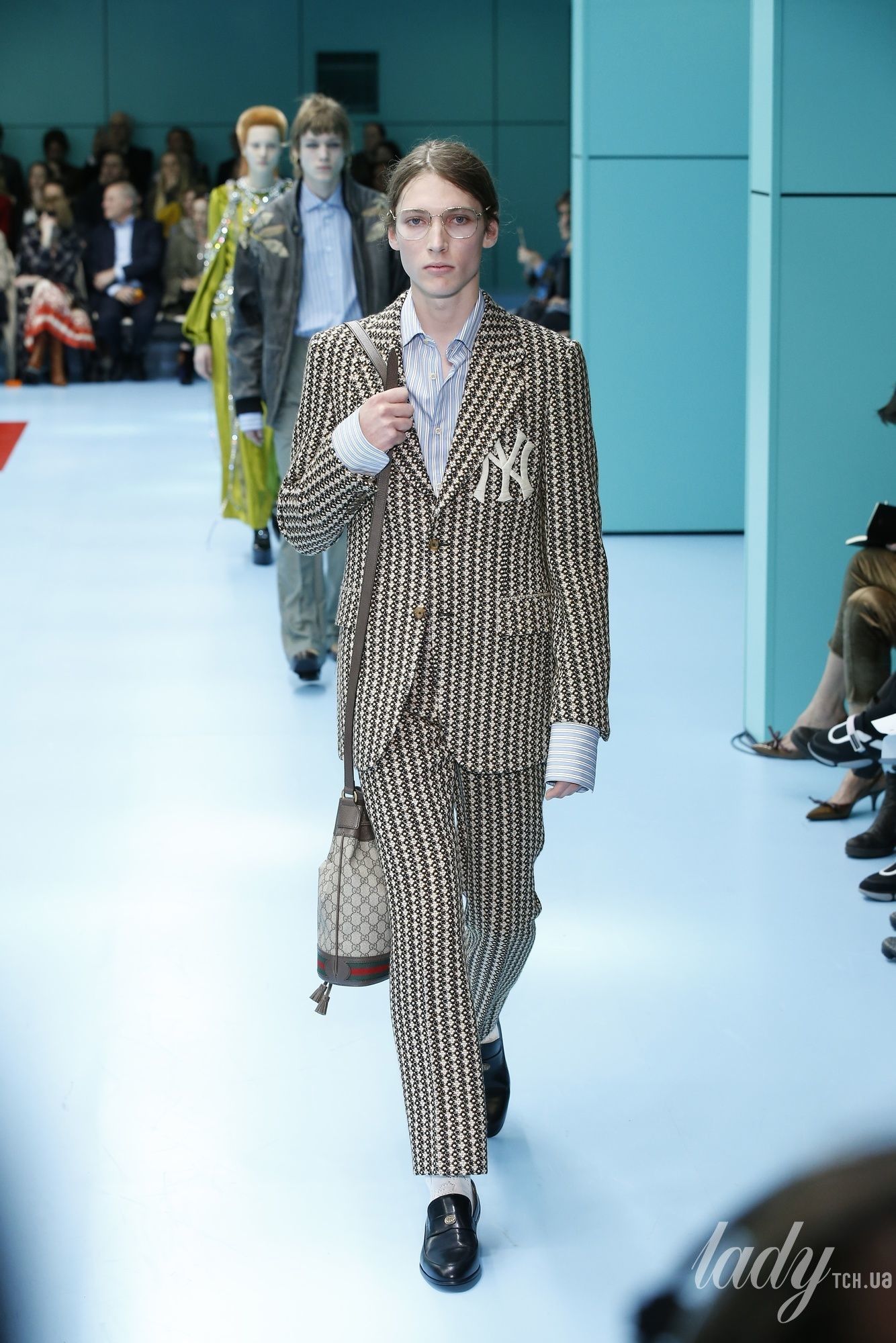 Коллекция Gucci прет-а-порте сезона осень-зима 2018-2019_48