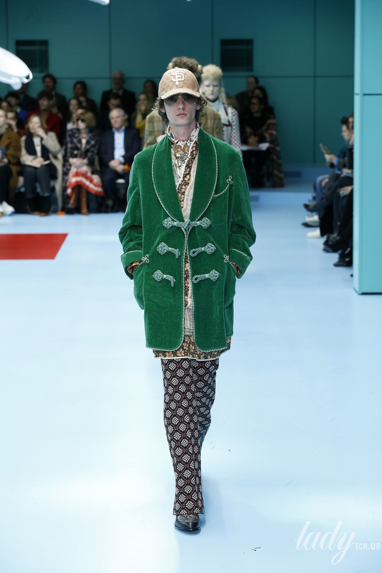 Коллекция Gucci прет-а-порте сезона осень-зима 2018-2019_65