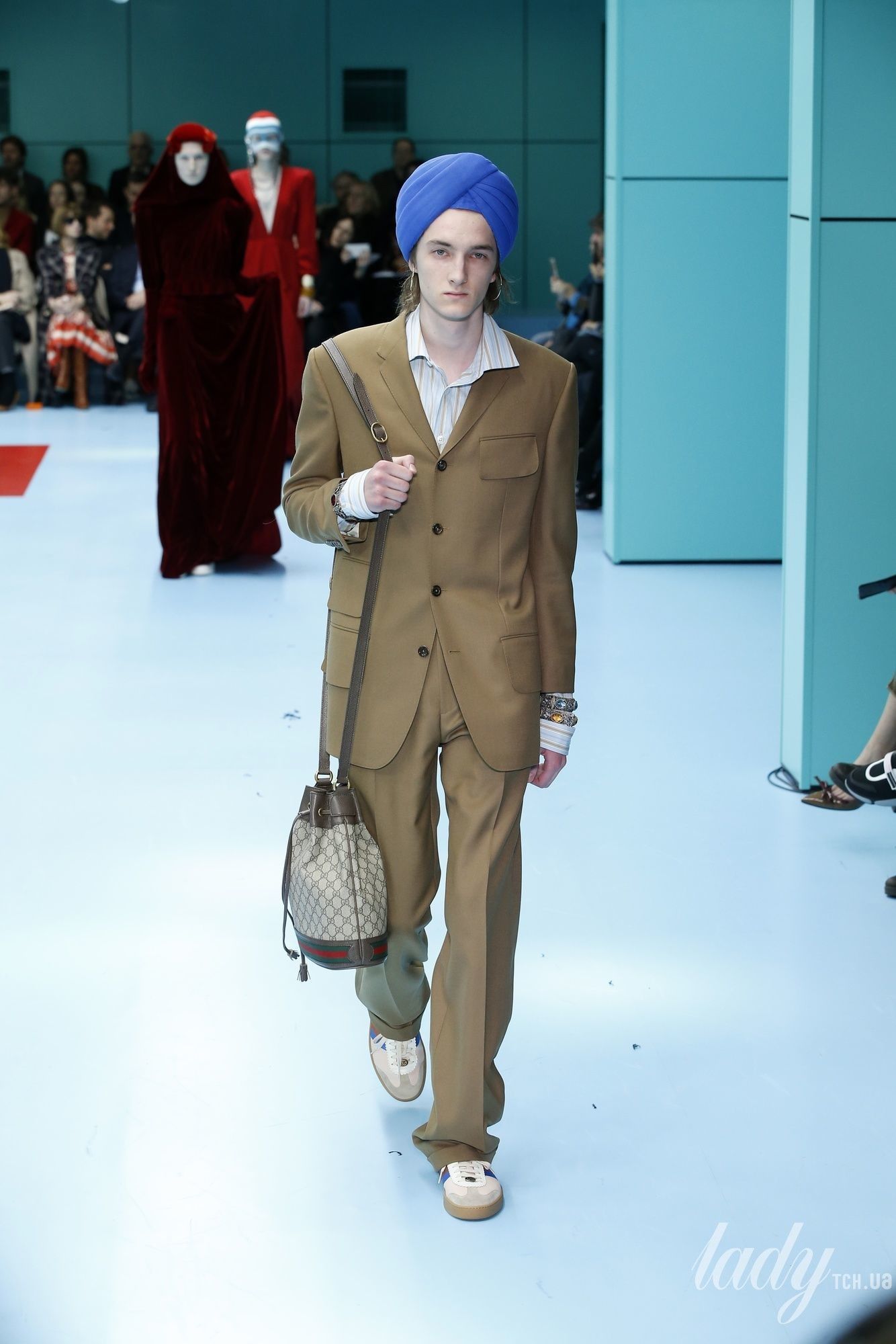 Коллекция Gucci прет-а-порте сезона осень-зима 2018-2019_77
