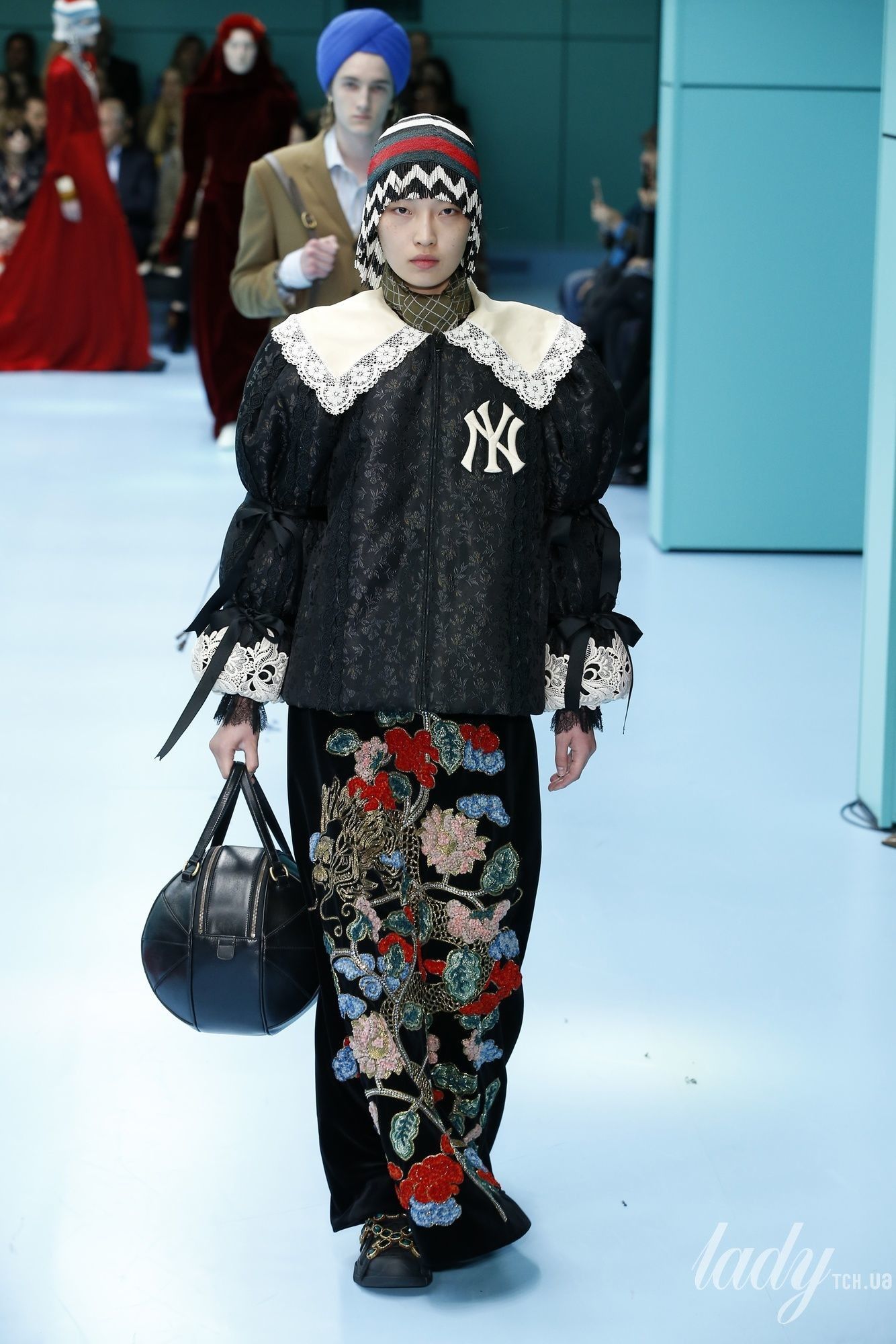 Коллекция Gucci прет-а-порте сезона осень-зима 2018-2019_76