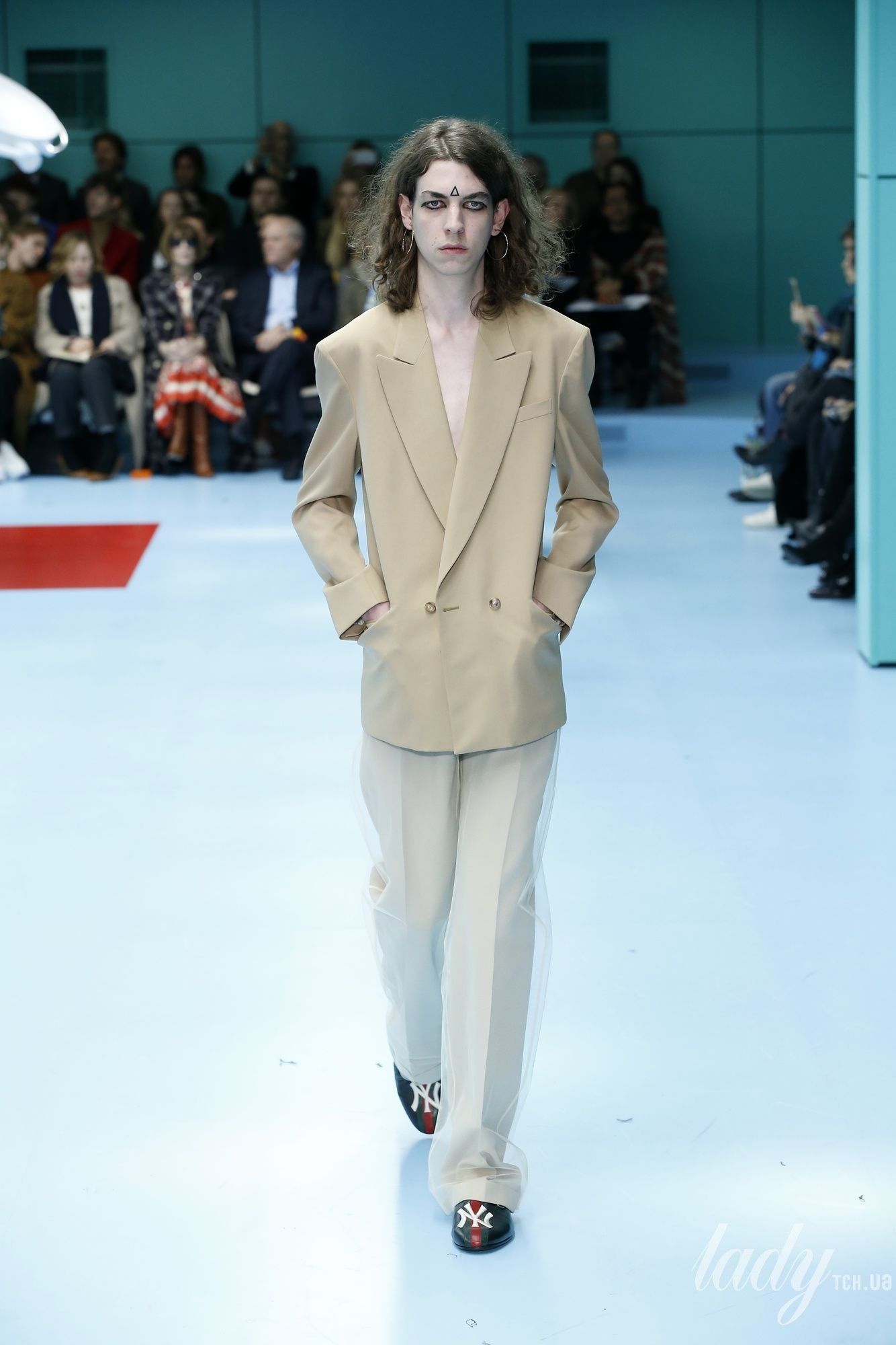 Коллекция Gucci прет-а-порте сезона осень-зима 2018-2019_80