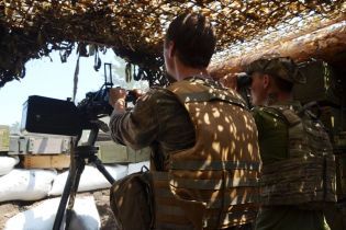 Ситуация на Донбассе напряженная, двое украинских бойцов были ранены