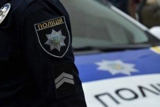 У Львові молодики порізали поліцейського, який намагався їх затримати