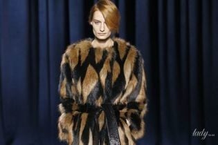 Мех, кожа и глиттер в коллекции Givenchy сезона осень-зима 2018-2019