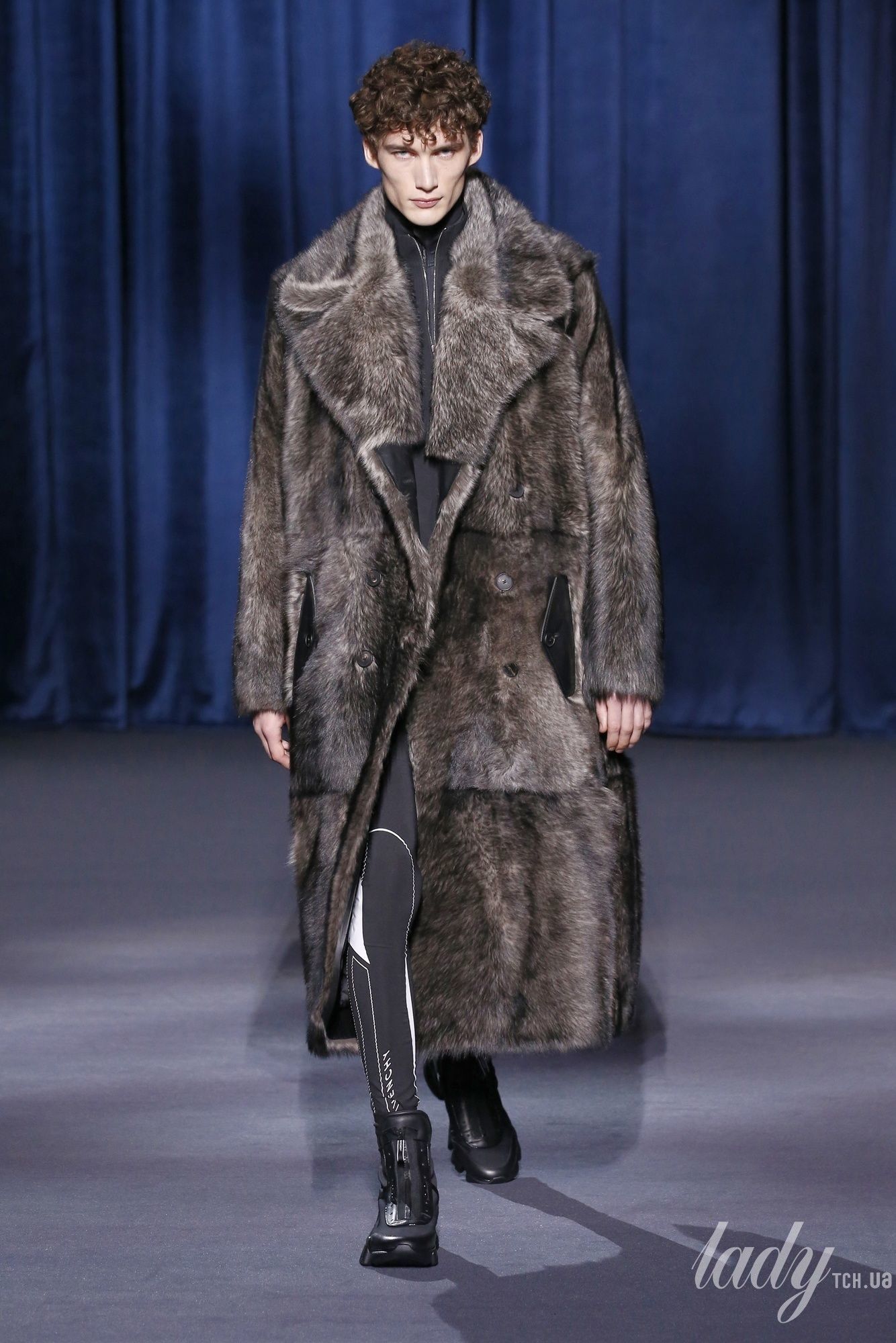 Коллеекция Givenchy прет-а-порте сезона осень-зима 2018-2019_35