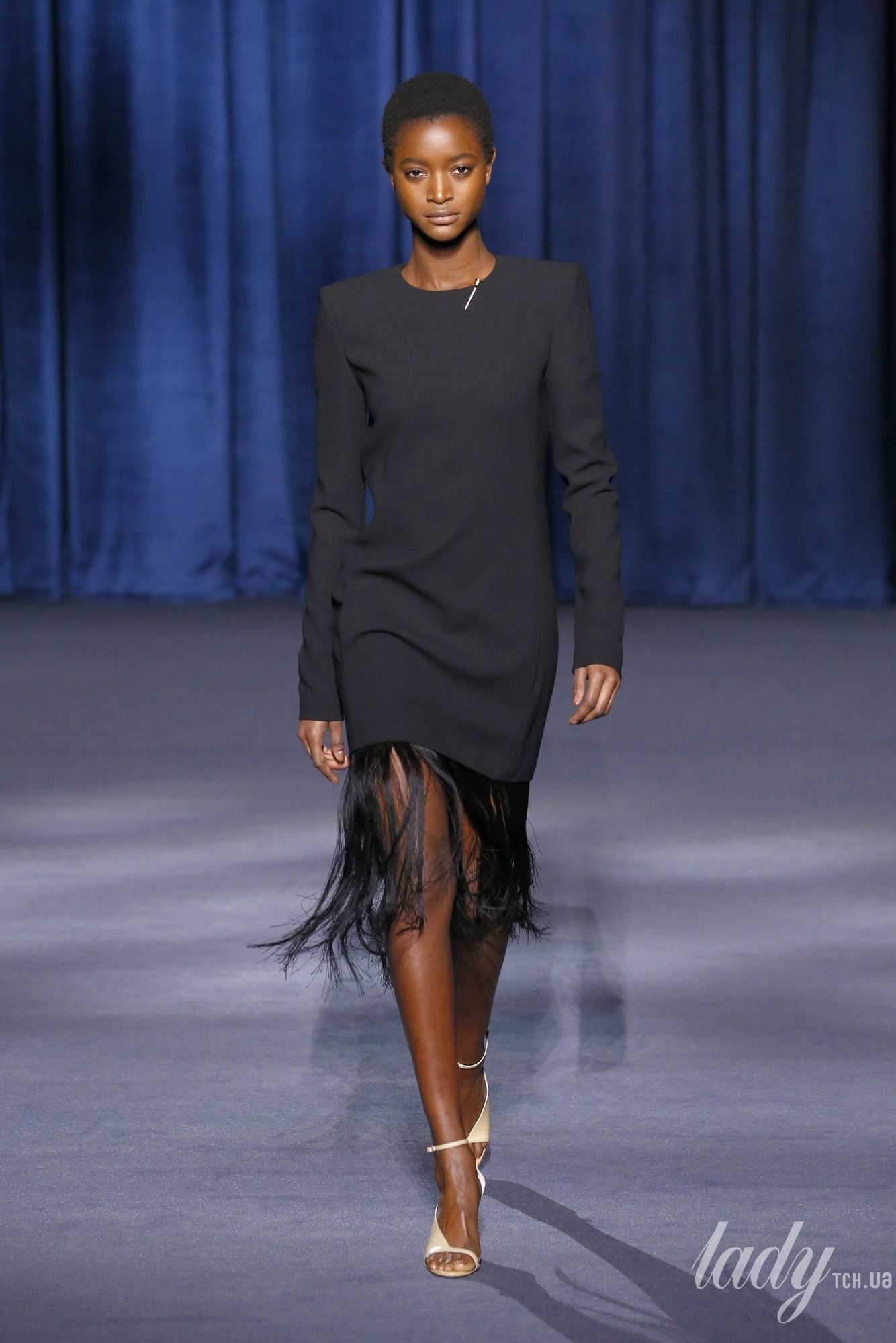Коллеекция Givenchy прет-а-порте сезона осень-зима 2018-2019_56