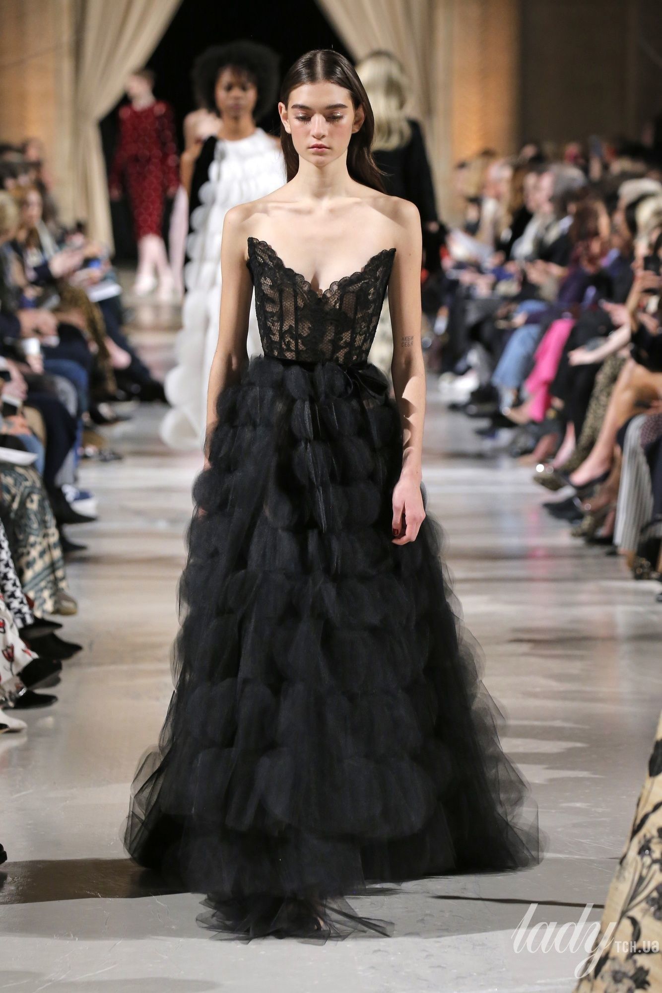 Коллекция Oscar de la Renta прет-а-порте сезона осень-зима 2018-2019_36