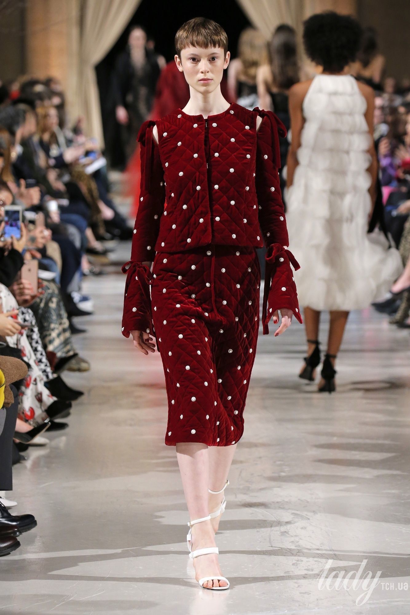 Коллекция Oscar de la Renta прет-а-порте сезона осень-зима 2018-2019_39