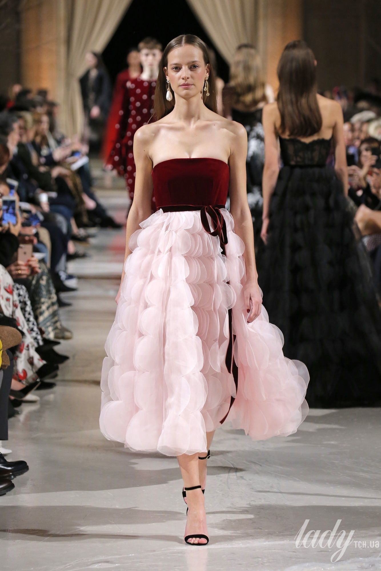 Коллекция Oscar de la Renta прет-а-порте сезона осень-зима 2018-2019_38