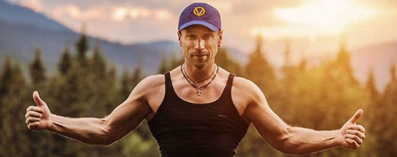 Олег Винник в обтягивающей майке продемонстрировал мускулистый торс