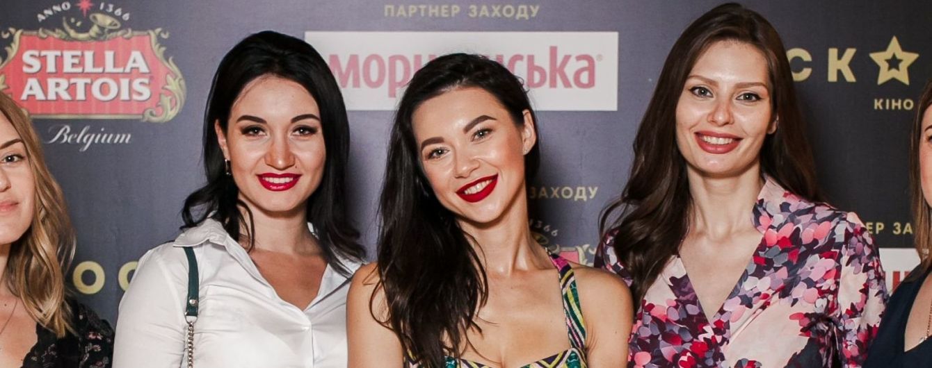 В пестром платье и красных лодочках: Полина Логунова провела кинобранч с молодыми мамами