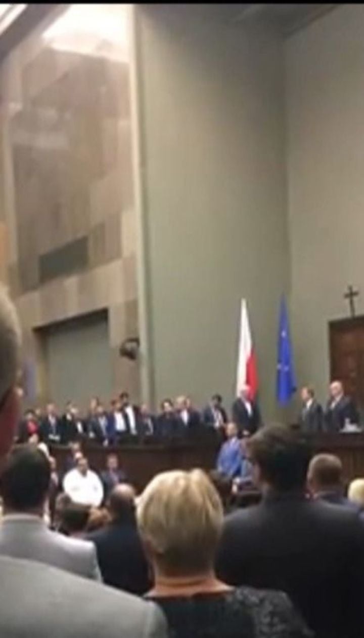Московський суд вирішує, чи надавати дозвіл українському омбудсмену на зустріч із Сущенком