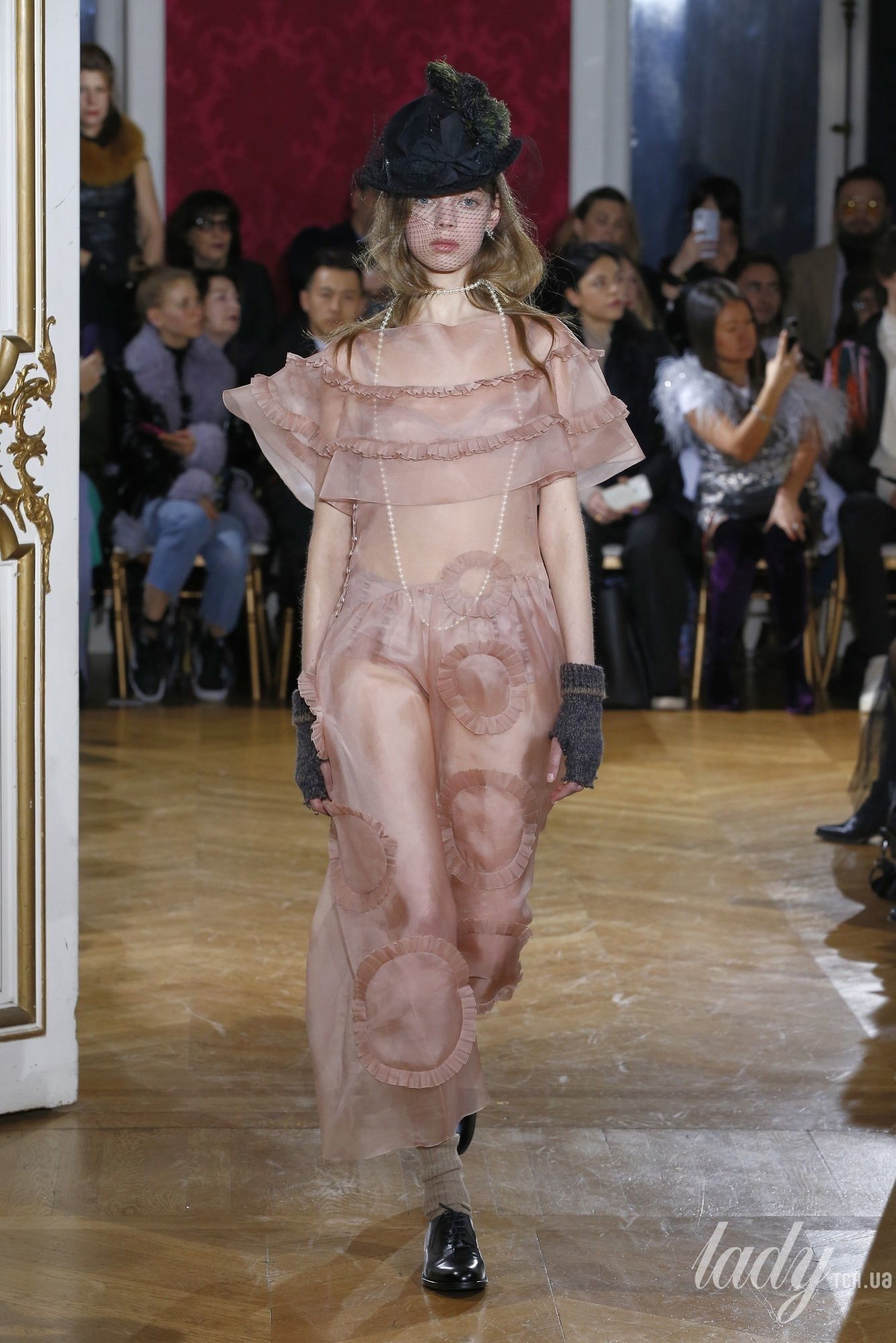 Коллекция John Galliano прет-а-порте сезона осень-зима 2018-2019_9