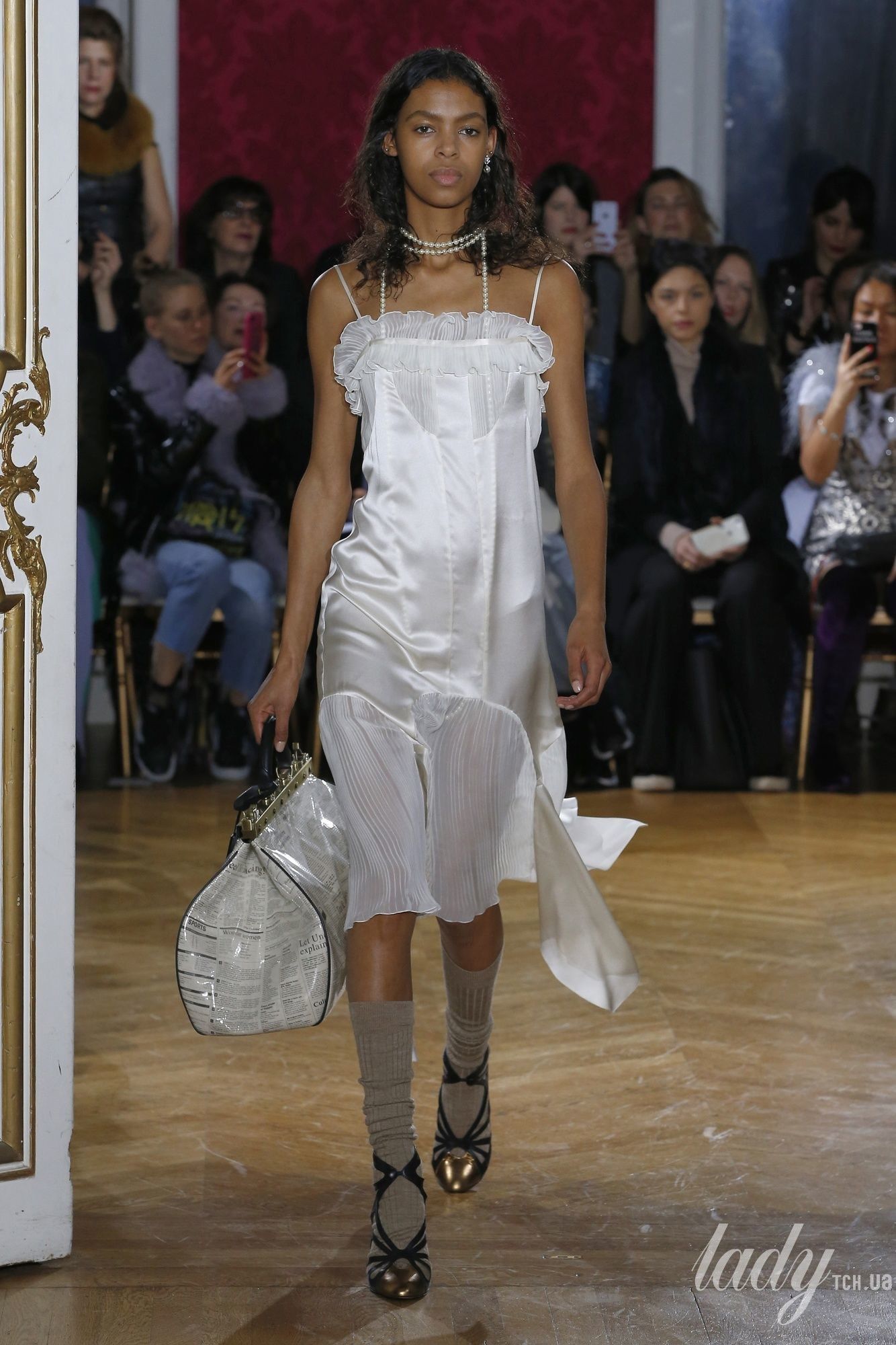 Коллекция John Galliano прет-а-порте сезона осень-зима 2018-2019_11