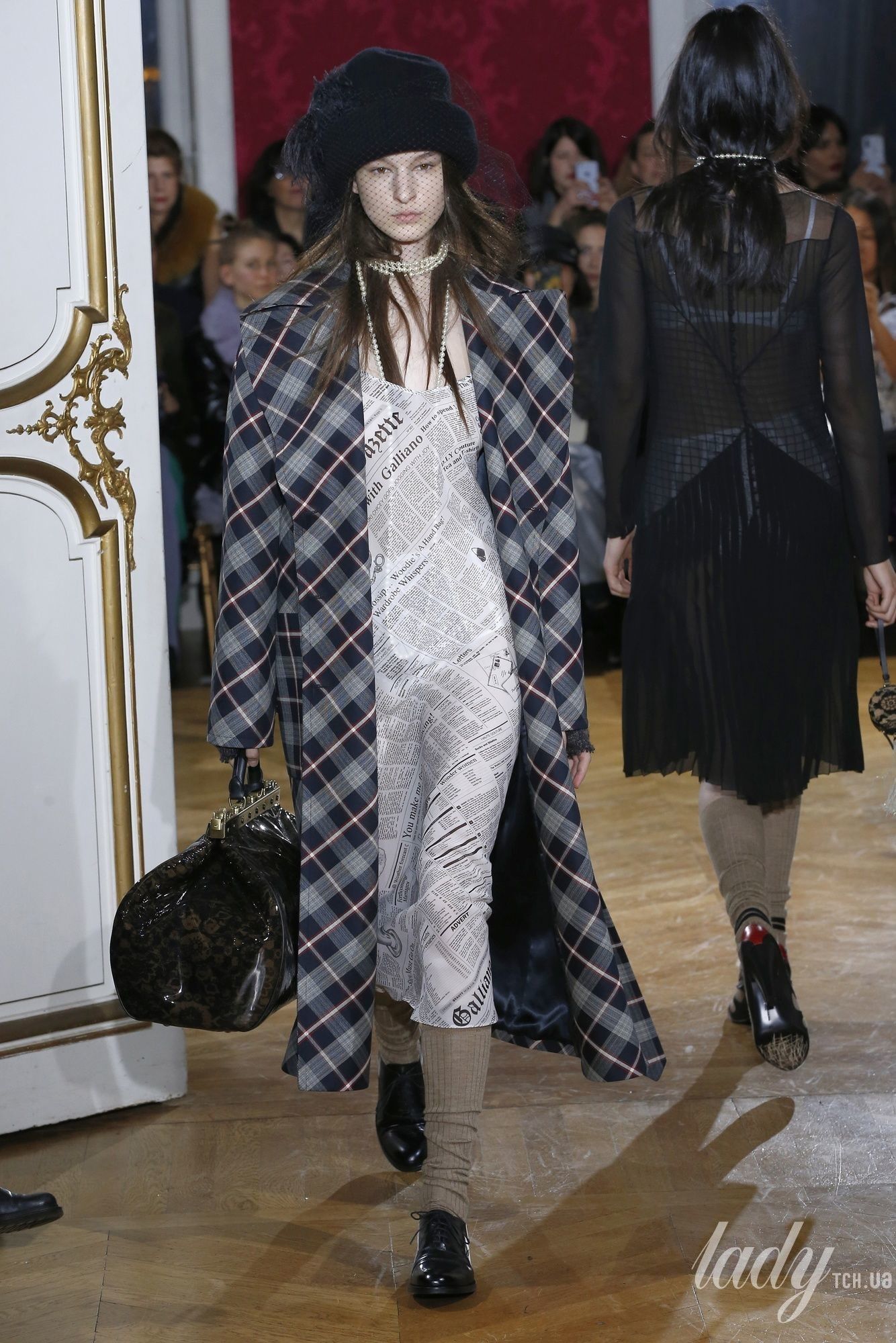 Коллекция John Galliano прет-а-порте сезона осень-зима 2018-2019_20