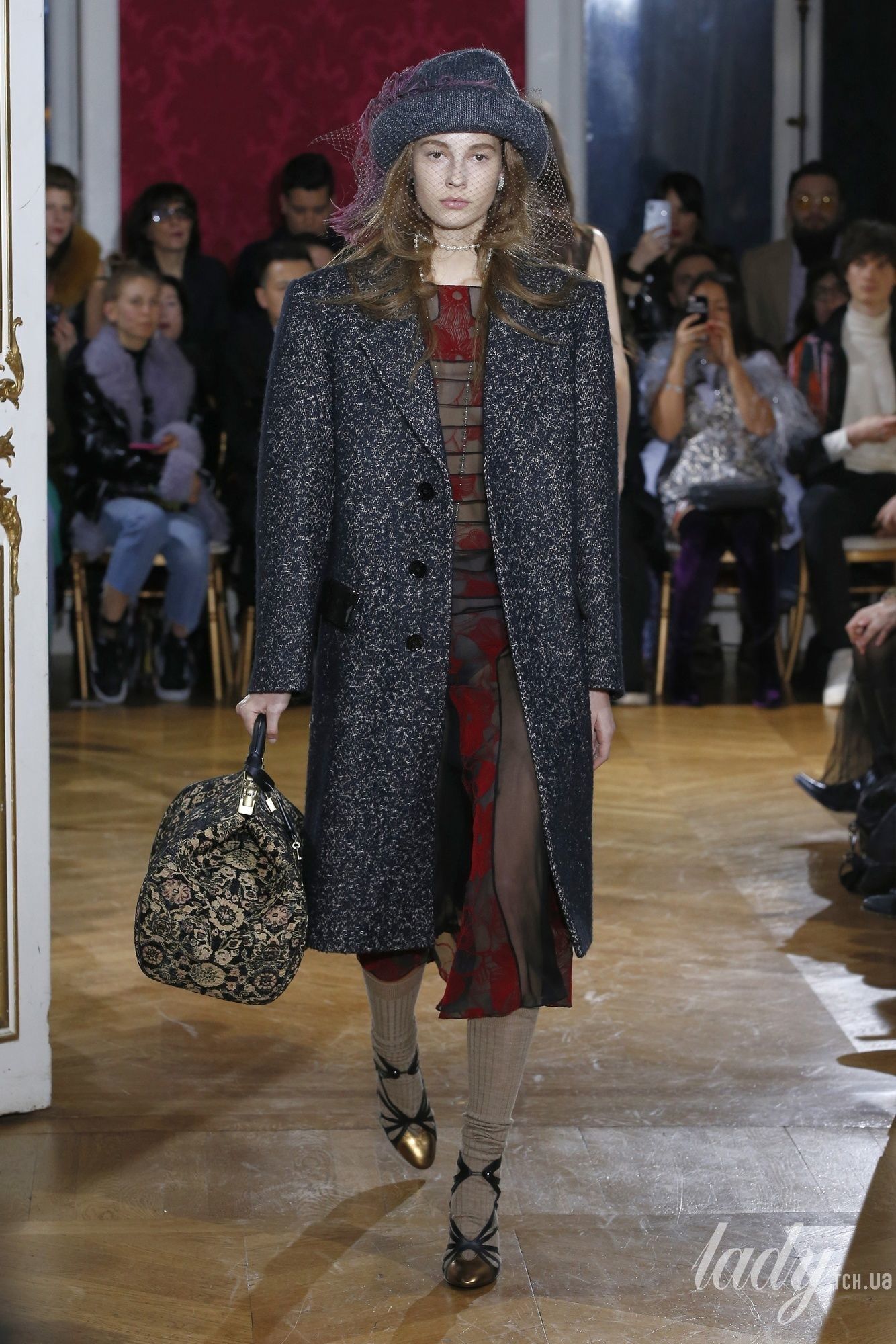 Коллекция John Galliano прет-а-порте сезона осень-зима 2018-2019_22