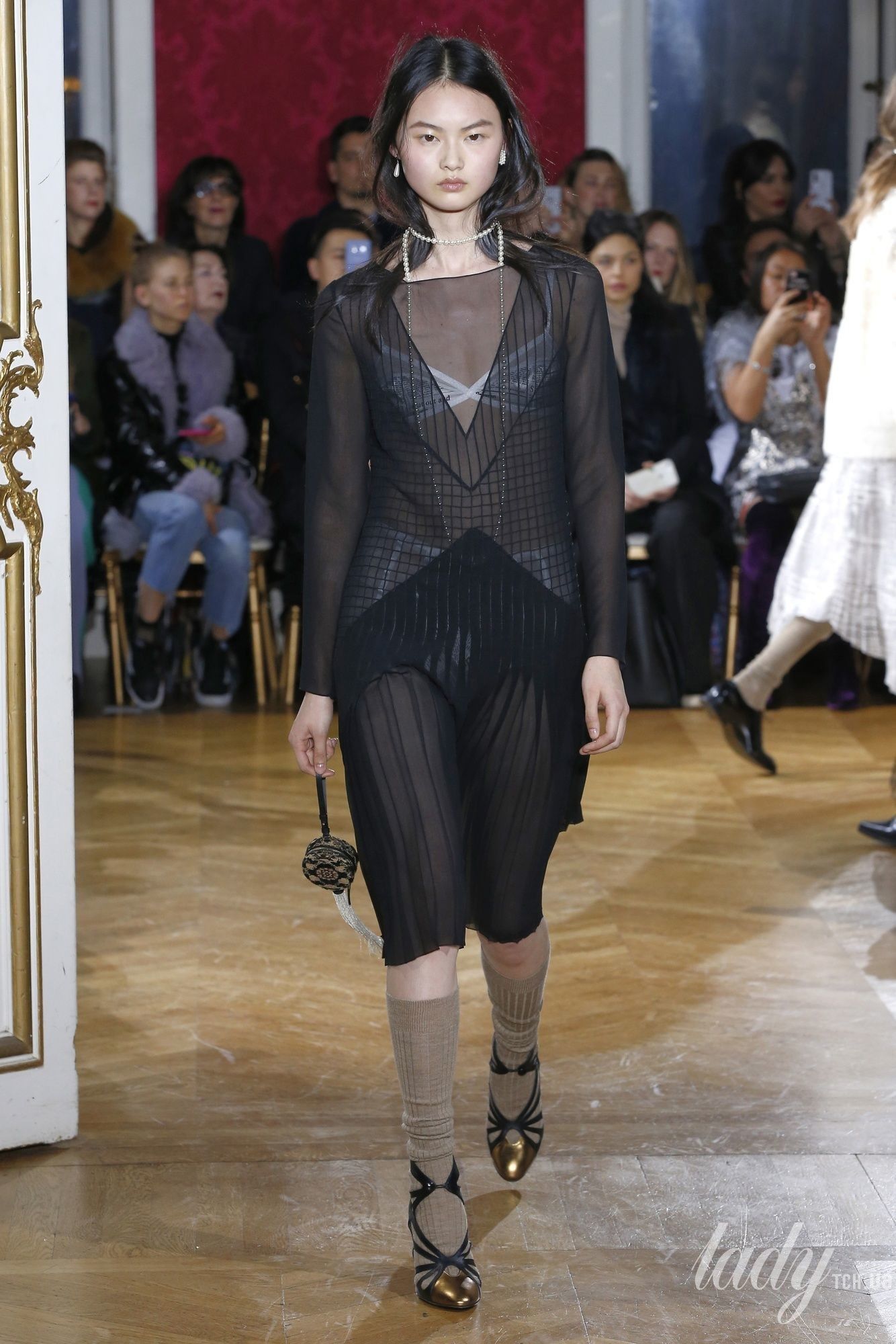 Коллекция John Galliano прет-а-порте сезона осень-зима 2018-2019_19