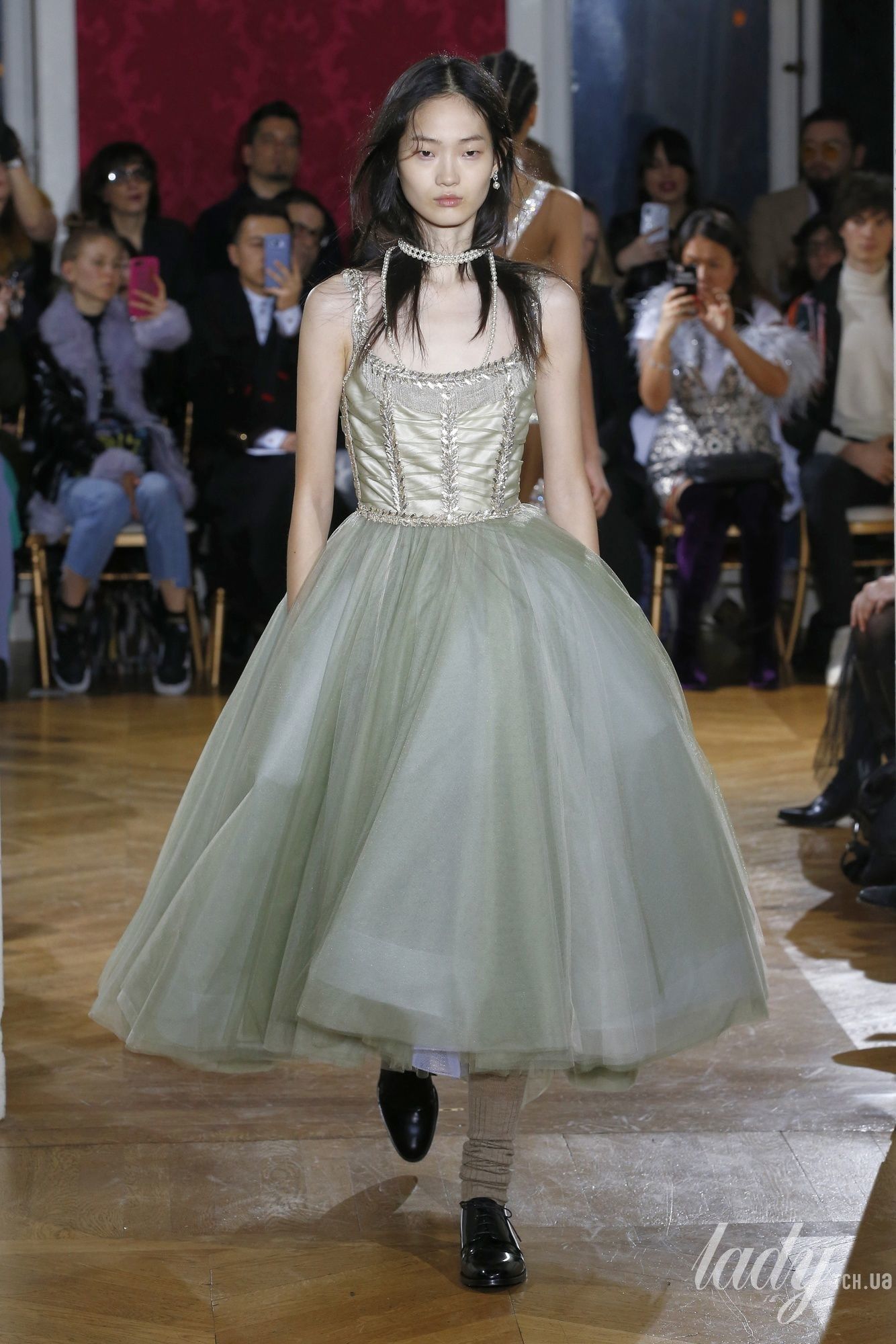 Коллекция John Galliano прет-а-порте сезона осень-зима 2018-2019_34