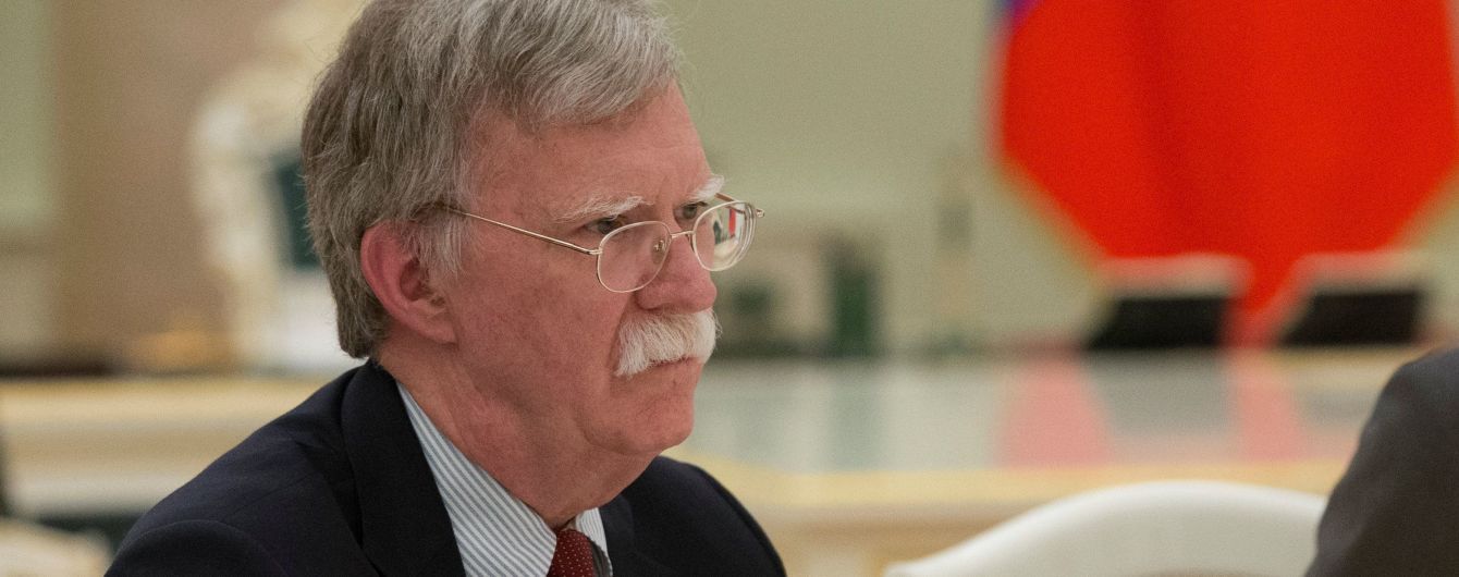 Советник Трампа говорил с Путиным о вмешательстве в выборы и Крым - СМИ