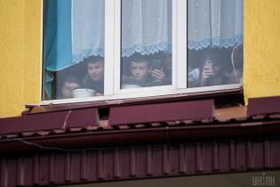 Не такі зачіска, одяг і телефон: у Черкаській області до госпіталізації побили 7-класника