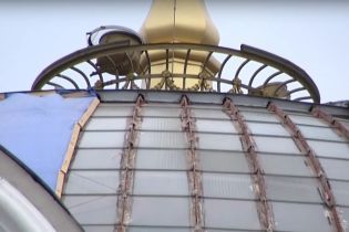 Над Верховною Радою за 200 тисяч доларів ремонтують купол