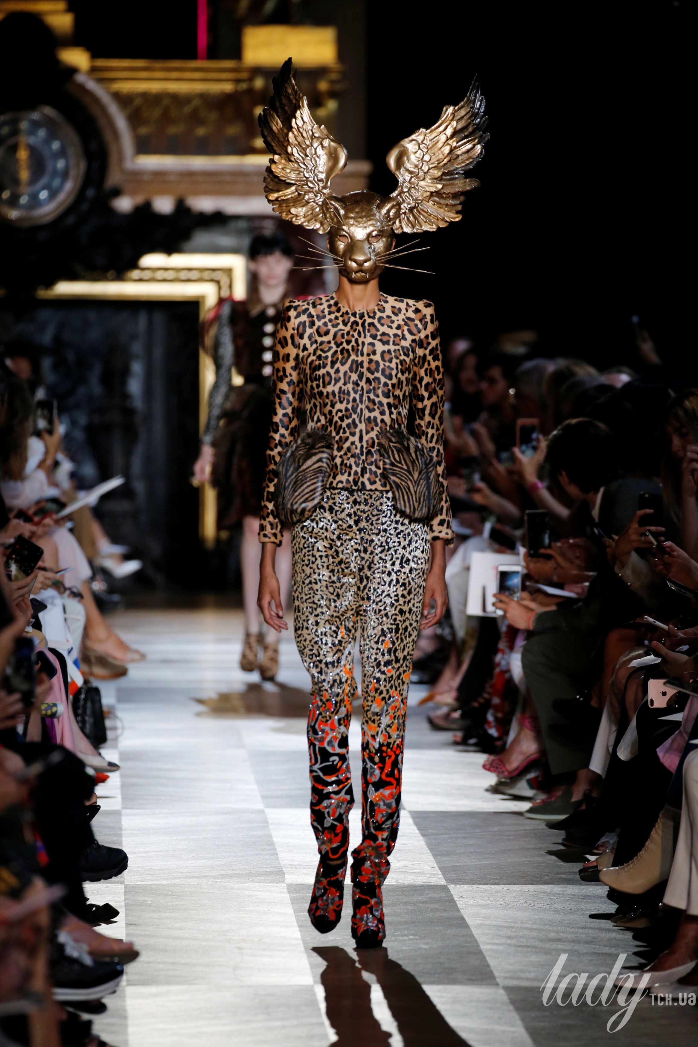 Коллекция Schiaparelli Haute Couture осень-зима 2018-2019_3