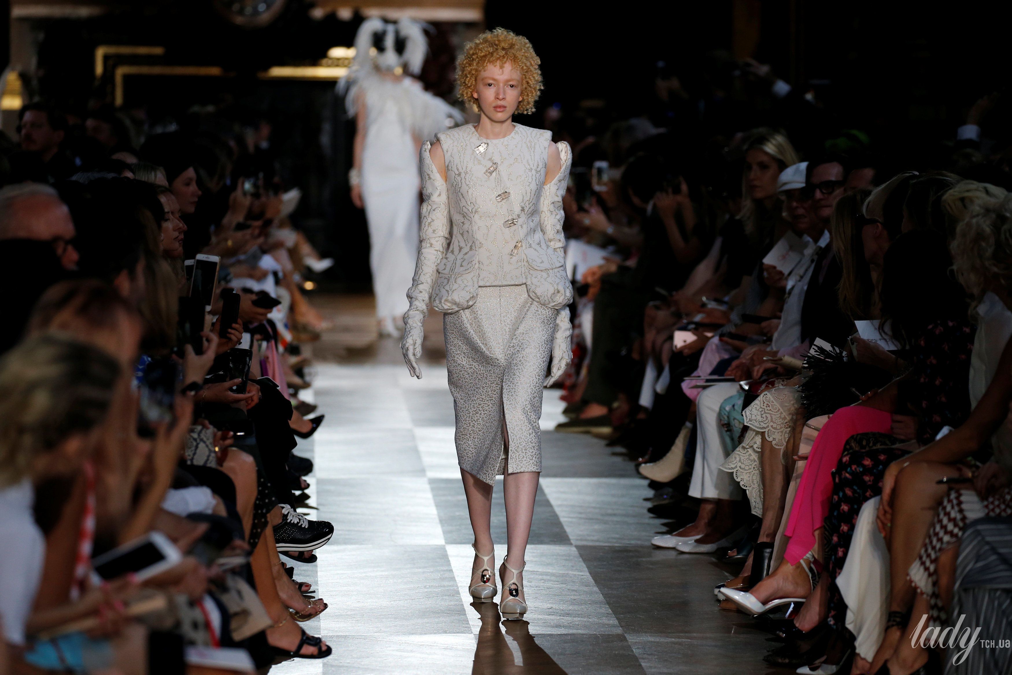 Коллекция Schiaparelli Haute Couture осень-зима 2018-2019_29