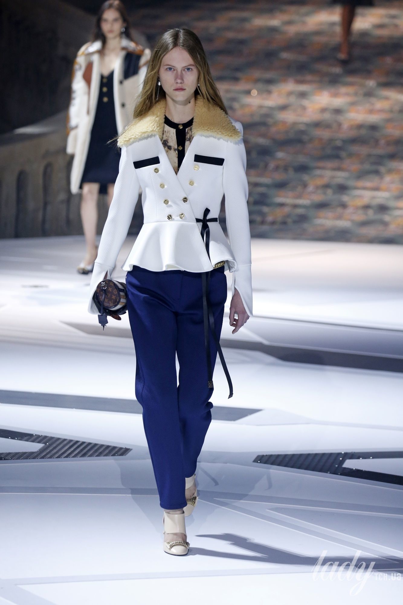 Коллекция Louis Vuitton прет-а-порте сезона осень-зима 2018-2019_25