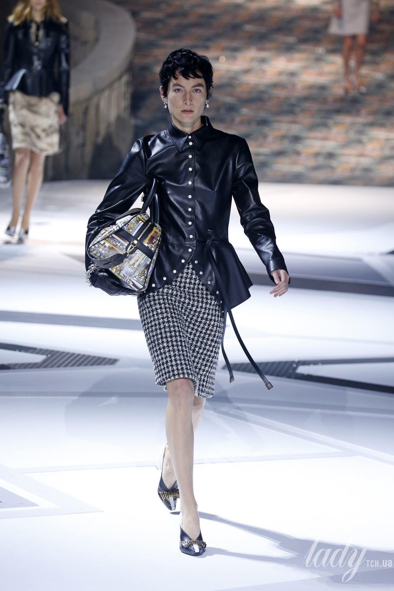 Коллекция Louis Vuitton прет-а-порте сезона осень-зима 2018-2019_18