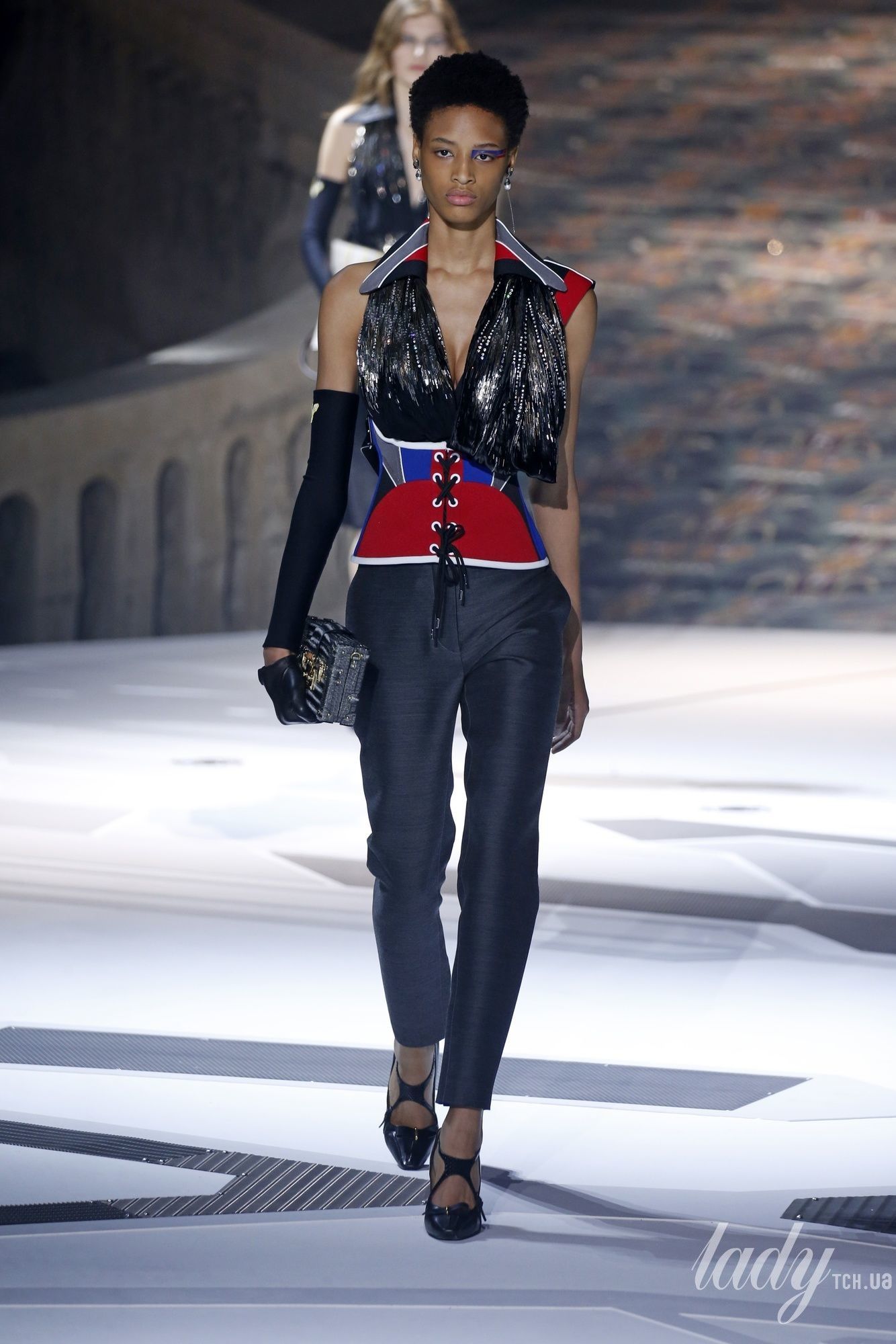 Коллекция Louis Vuitton прет-а-порте сезона осень-зима 2018-2019_45